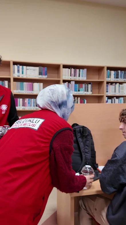 Selçuklu Belediyesi Gençlik Meclisi'nden Sınavlara Hazırlanan Öğrencilerimize Destek